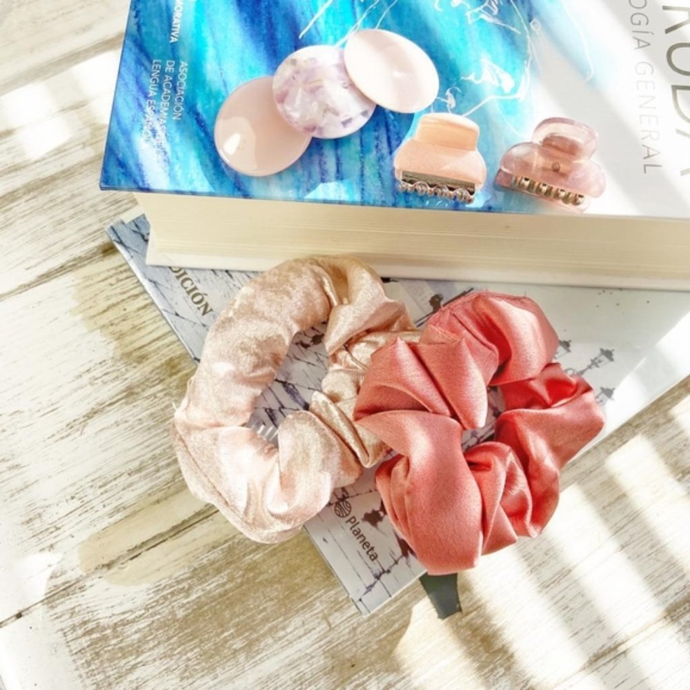 PINK STATEMENT SCRUNCHY HAIR CLIP SET - Picture 1 of 1